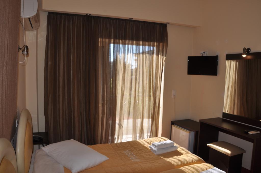 Hotel Drosia Мессиния Экстерьер фото
