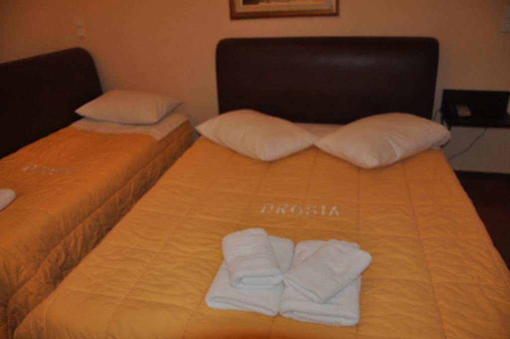 Hotel Drosia Мессиния Экстерьер фото